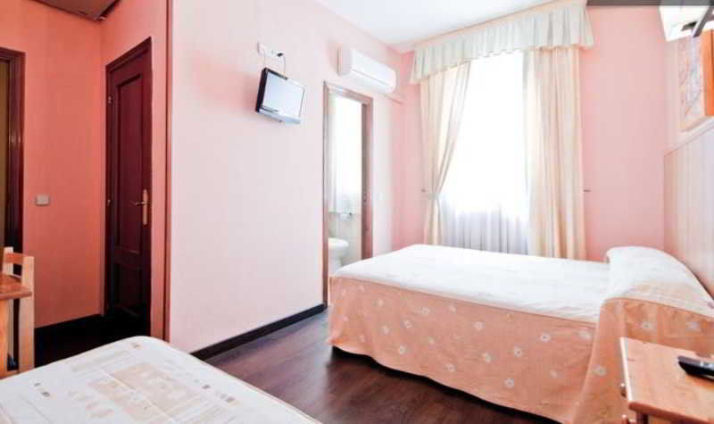 Hostal Gallardo Мадрид Екстер'єр фото