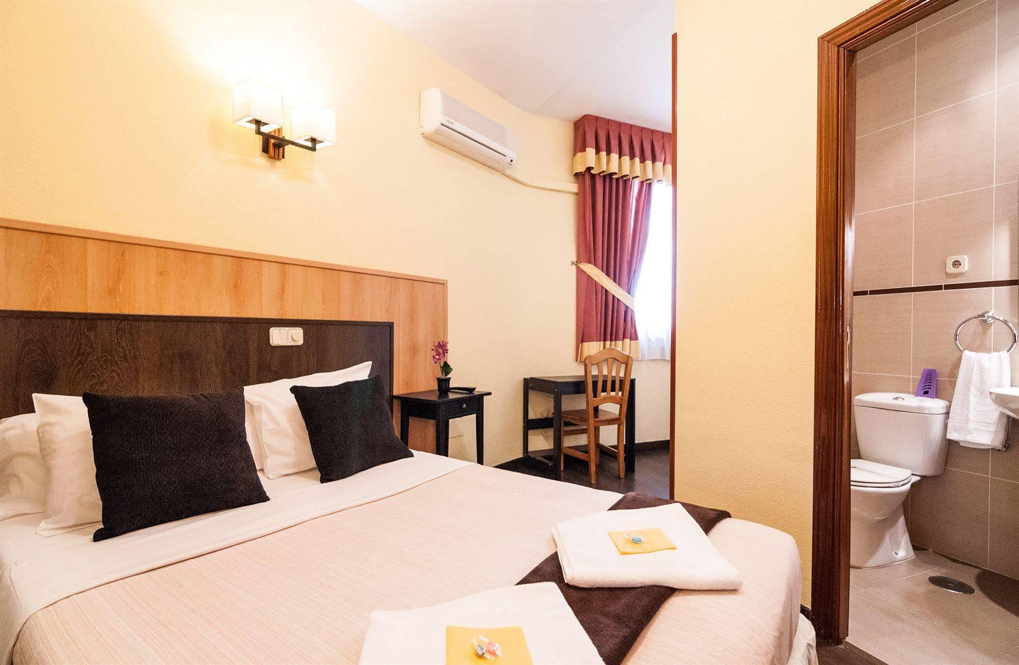 Hostal Gallardo Мадрид Екстер'єр фото