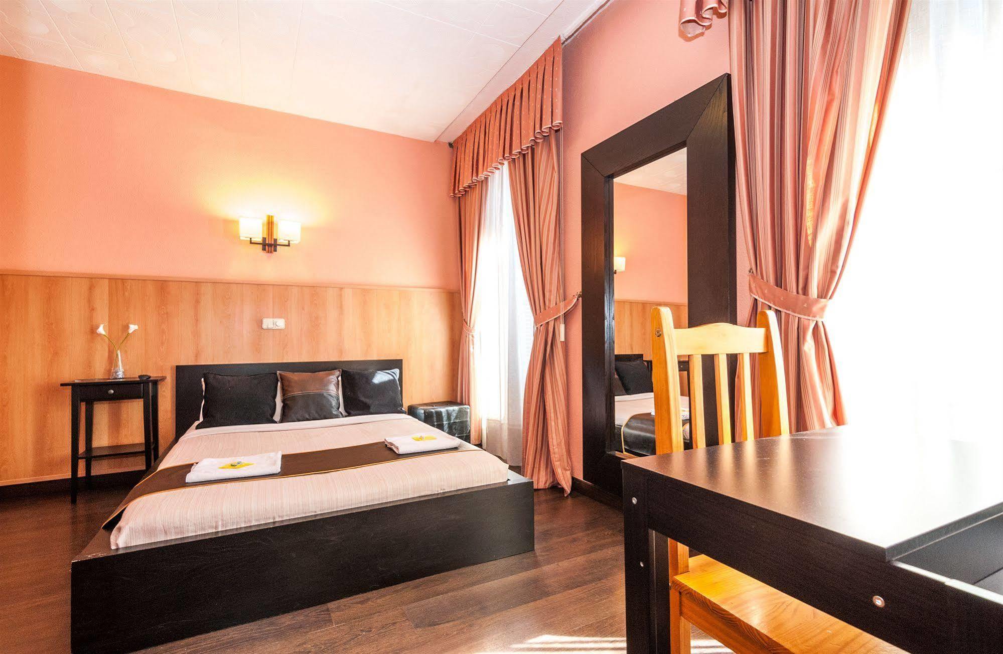 Hostal Gallardo Мадрид Екстер'єр фото