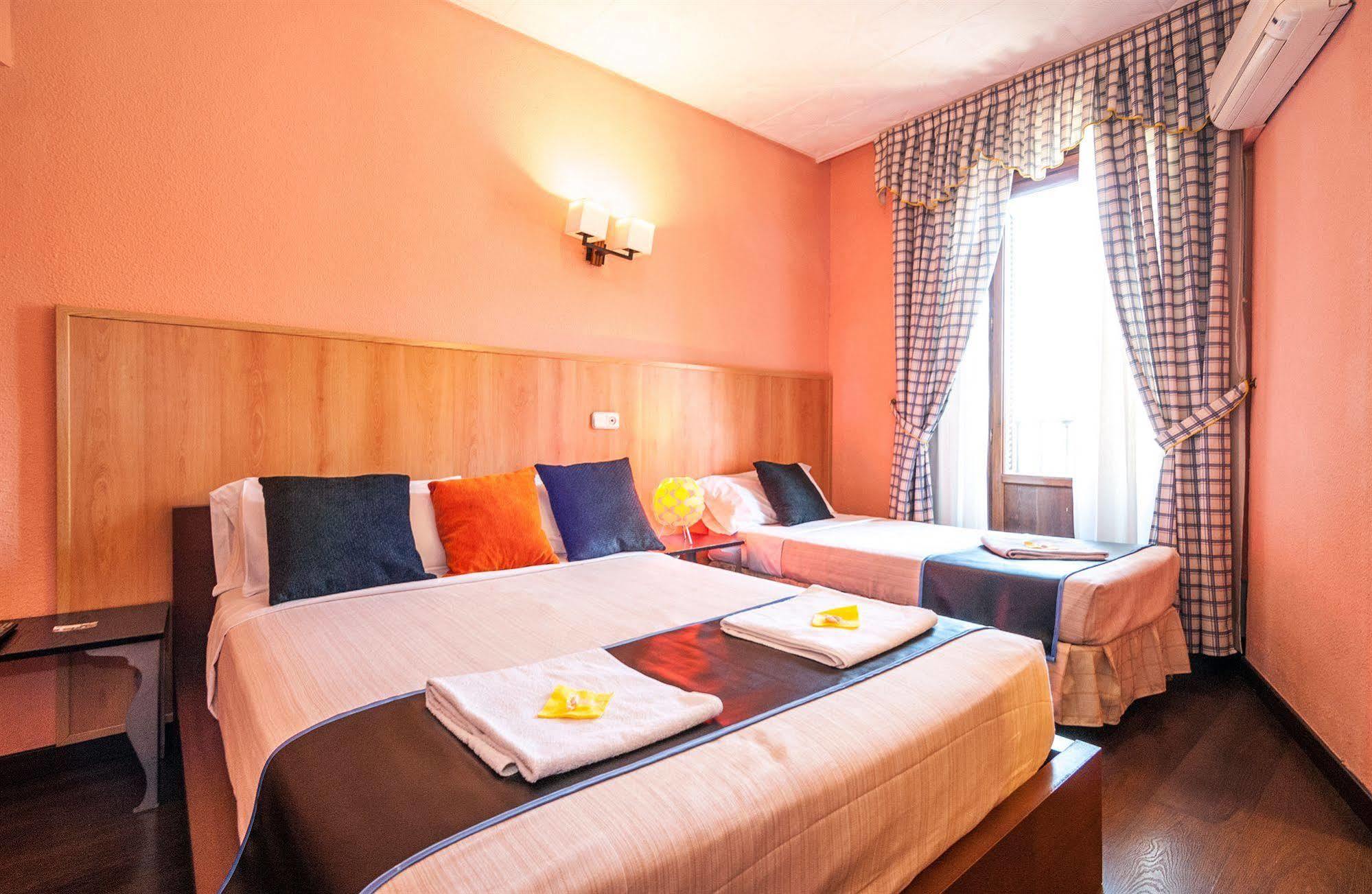 Hostal Gallardo Мадрид Екстер'єр фото