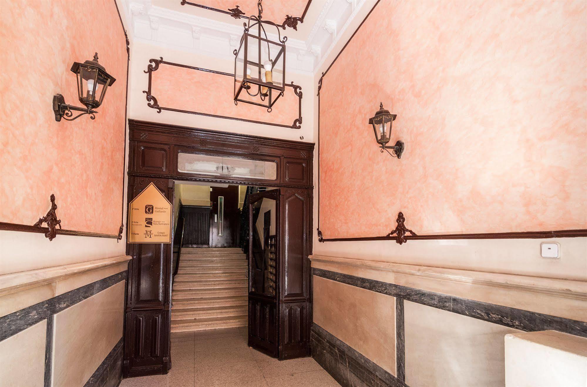 Hostal Gallardo Мадрид Екстер'єр фото